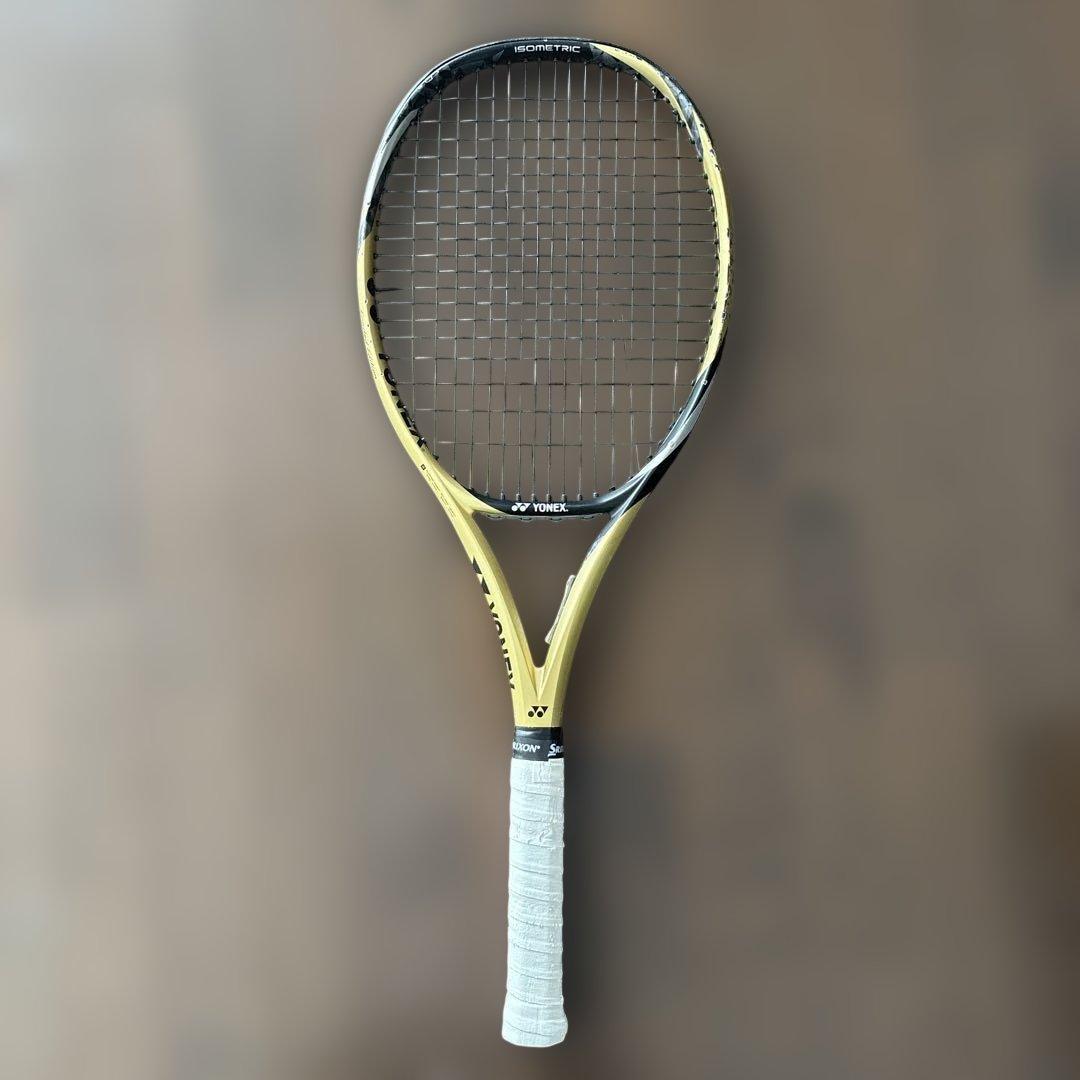 YONEX EZONE 限定バージョン　 テニスラケット 305g