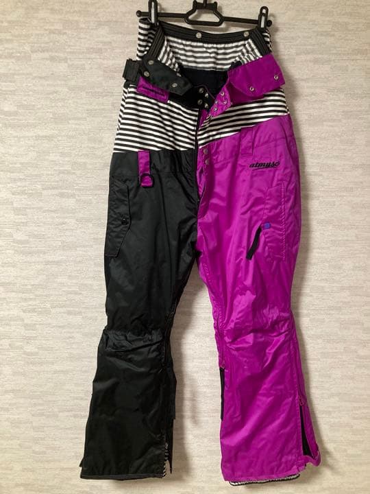 アトマイズ　スキー／スノーボードウエア