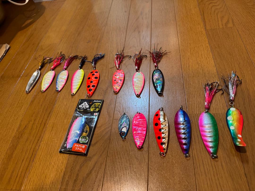 スプーンルアーセットと釣り用具