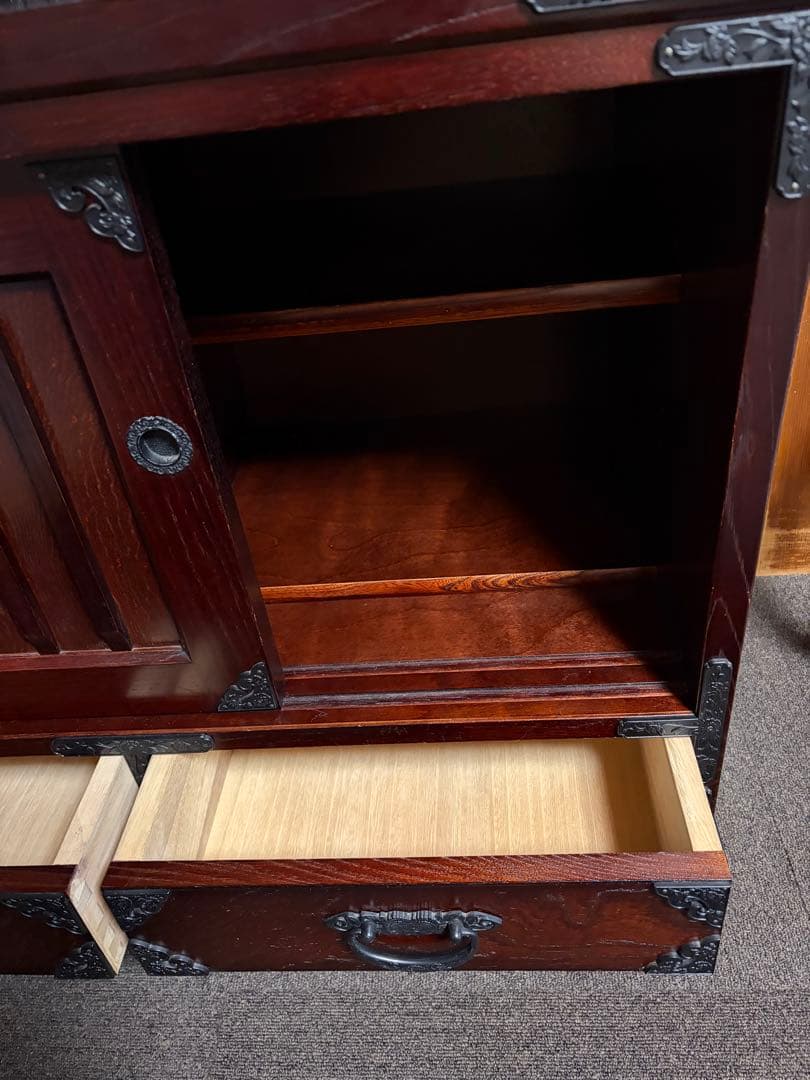 水屋箪笥 和箪笥 岩谷堂箪笥 桐箪笥 棚 引き戸 引き出し 日本製 国産家具