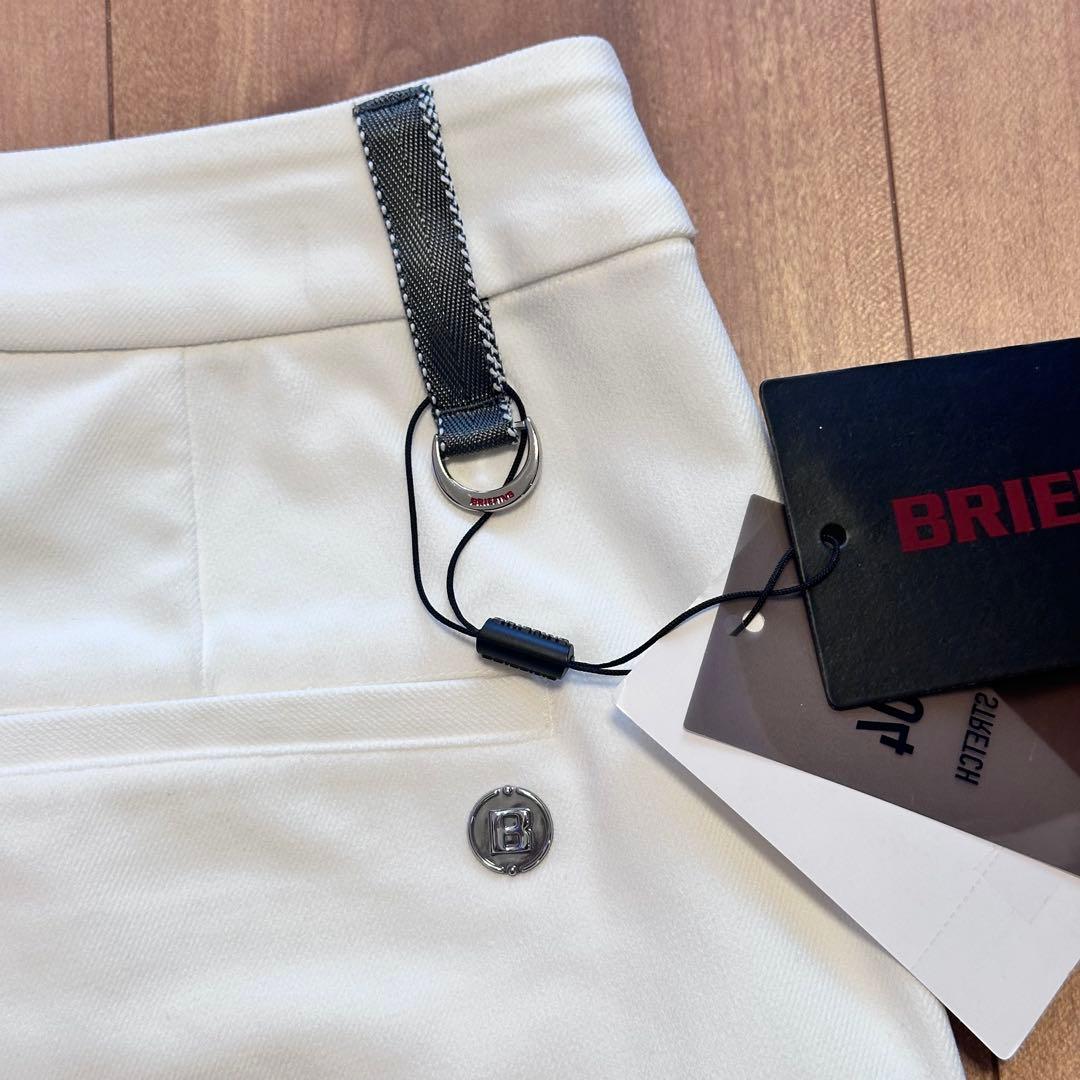 定番　スリムパンツ　ホワイト　サイズM 春夏　ストレッチ　新品タグ付　レディース