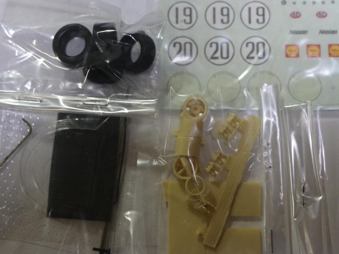 メイクアップ製日産Ｒ３８１　レジン・メタル組立キット　１／４３　未組立品