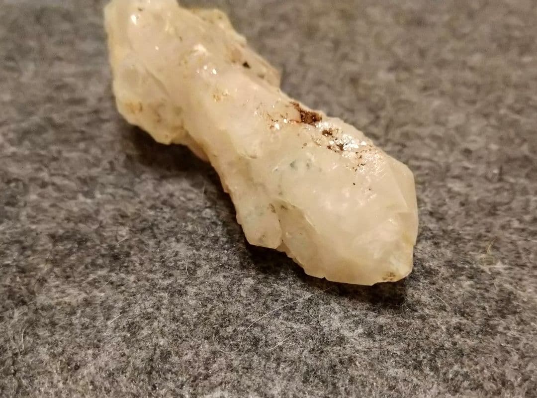 水晶 ロシア ダルネゴルスク産 130g 原石