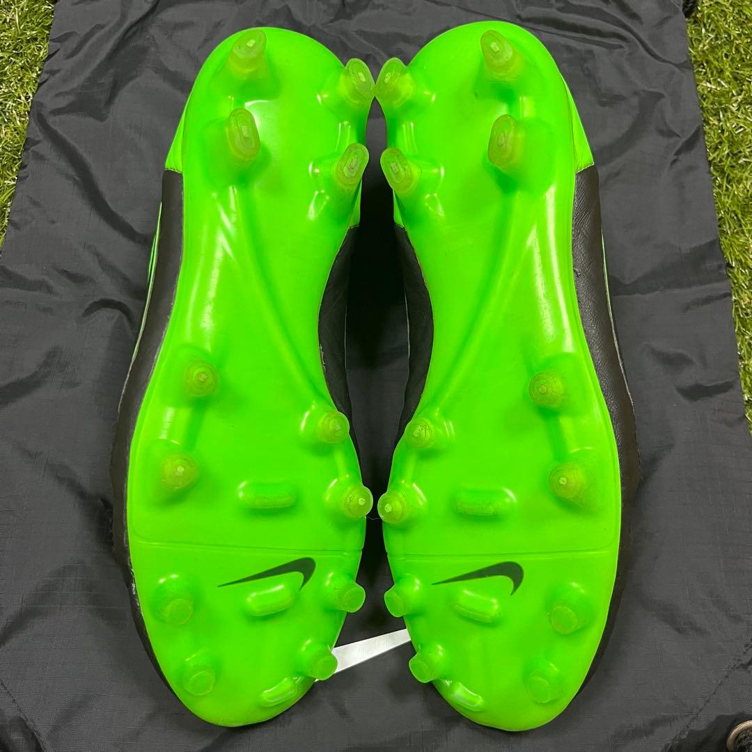 サッカースパイク ナイキ ティエンポ レジェンド Ⅴ FG