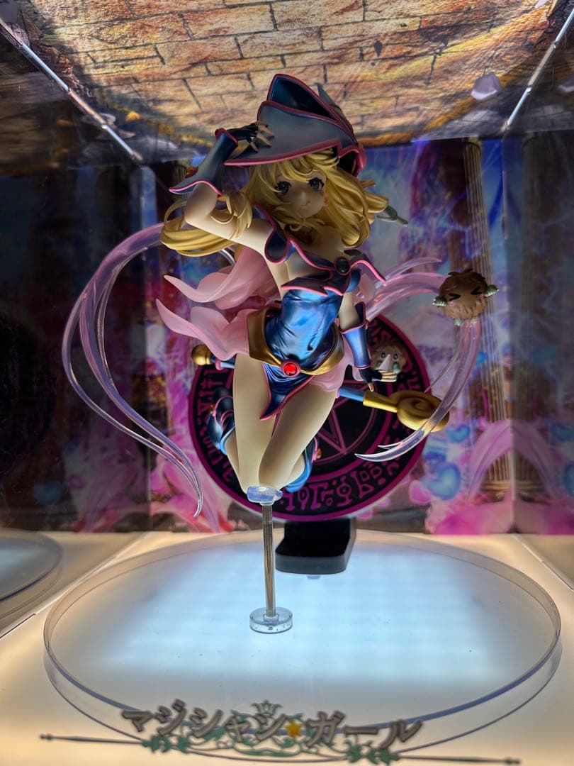 ブラックマジシャンガール　1/6フィギュア　専用ケース付き