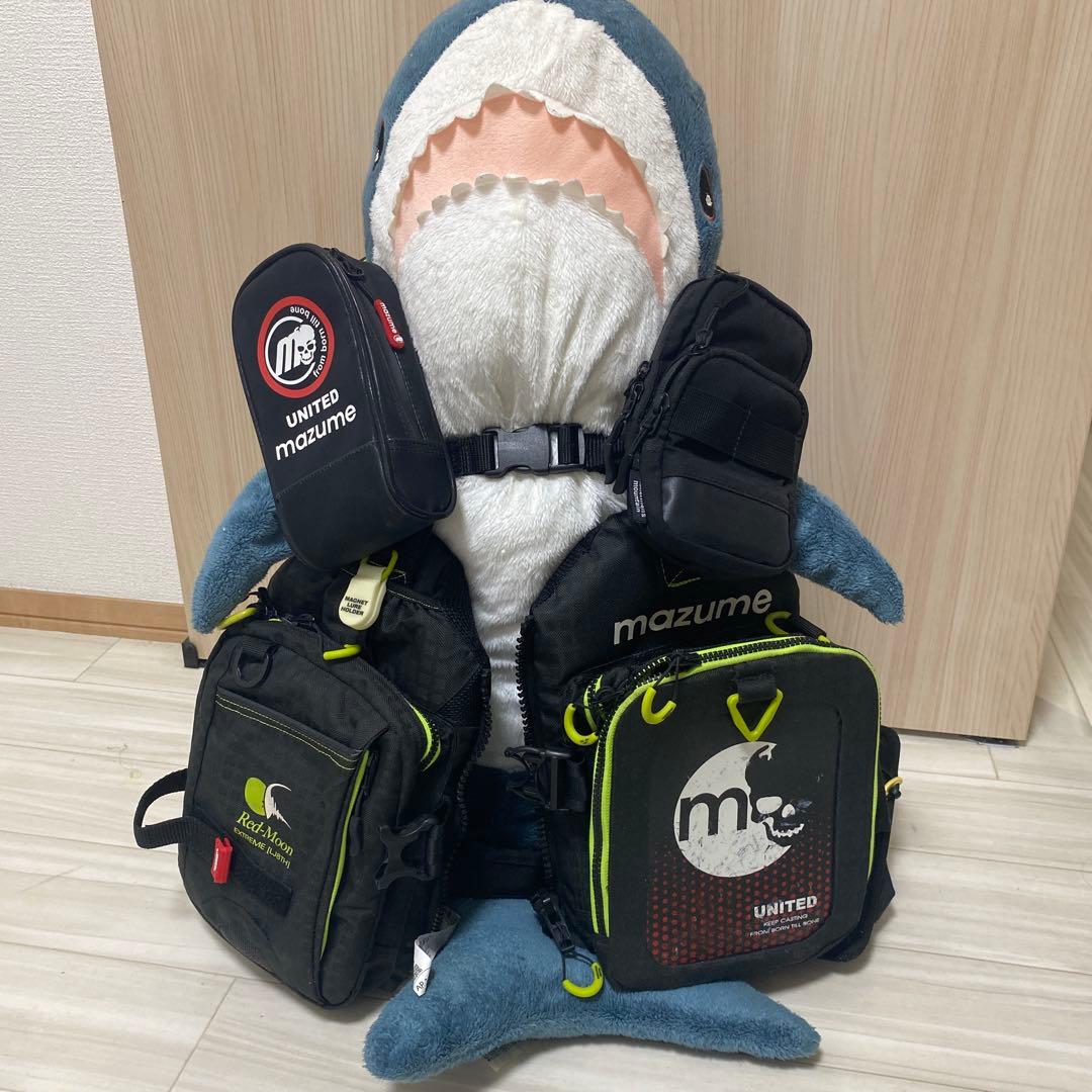 mazume フィッシングベスト ブラック/グリーン