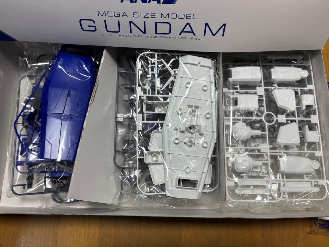 バンダイ　メガサイズガンダム　 ANAバージョン 新古品