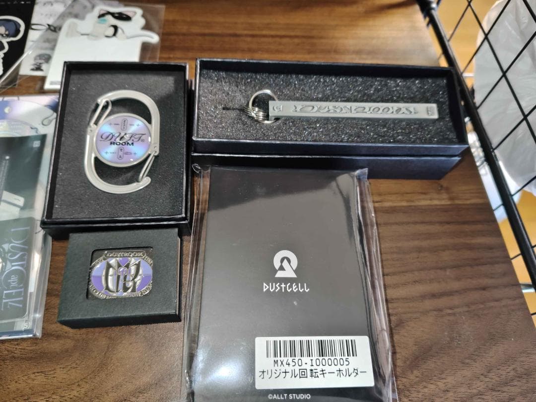 DUSTCELLグッズまとめ売りFC年間特典(4点)サイン入りグッズ(1点) 等