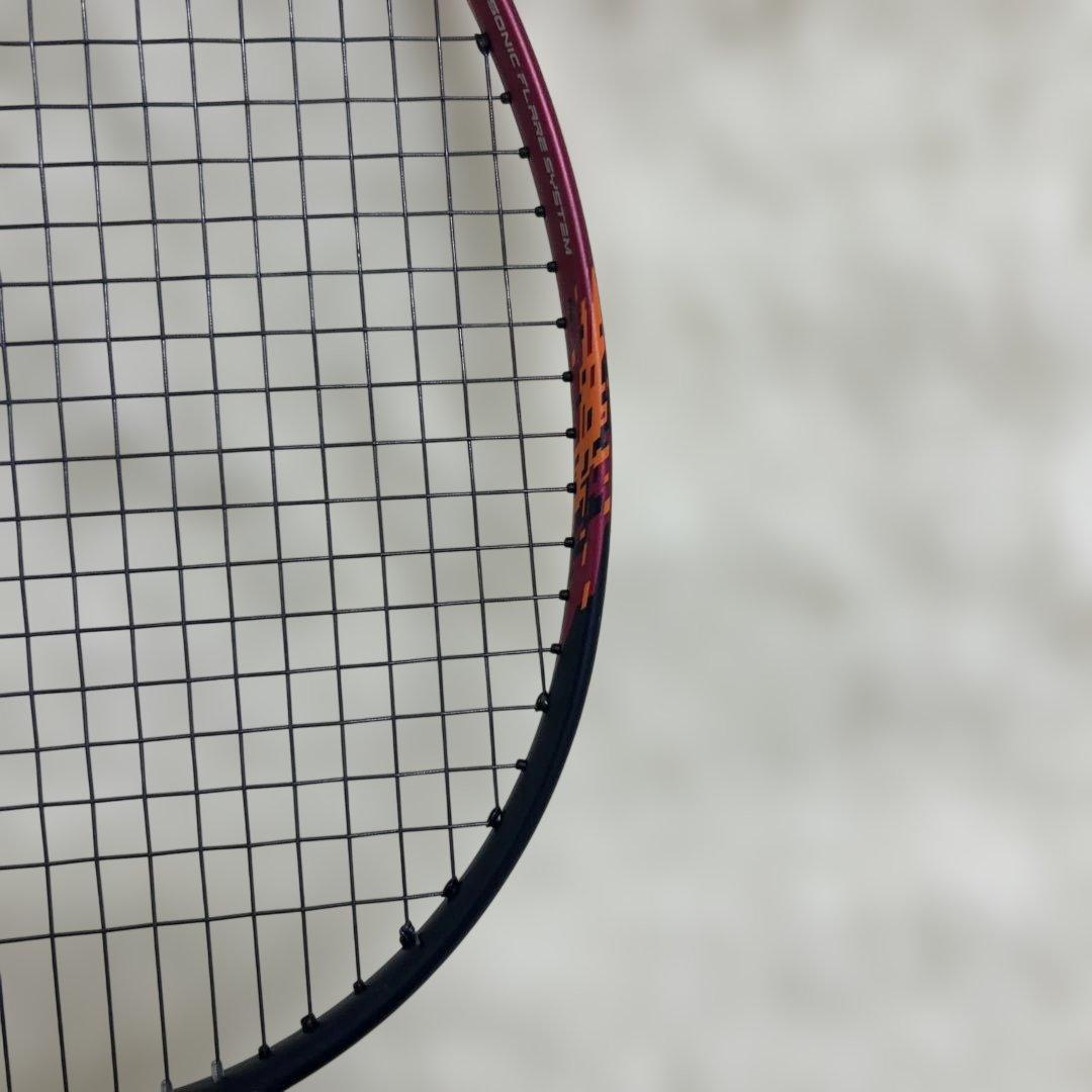 【極美品】ヨネックス　バドミントンラケット ナノフレア700