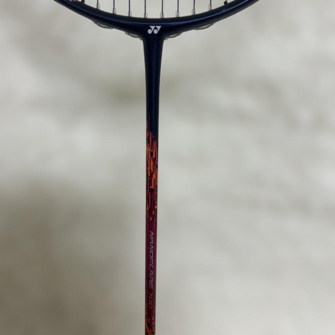 【極美品】ヨネックス　バドミントンラケット ナノフレア700