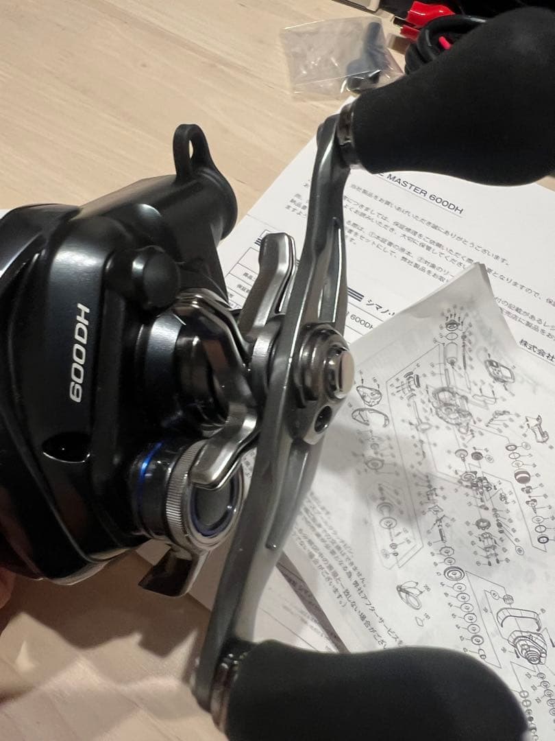 美品　23シマノ電動リール フォースマスター 600ダブルハンドル　右ハンドル