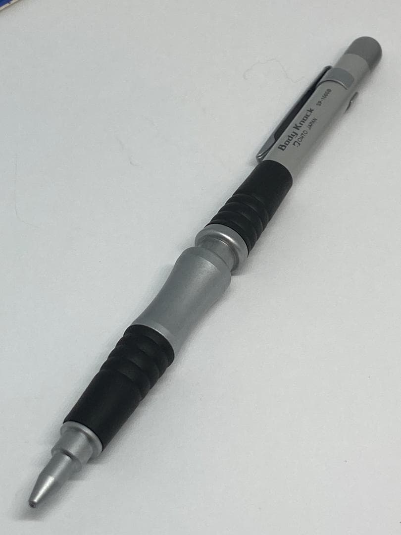 【廃番・製図用・ボディノック】オート／MP0.5/銀色軸+黒色 E