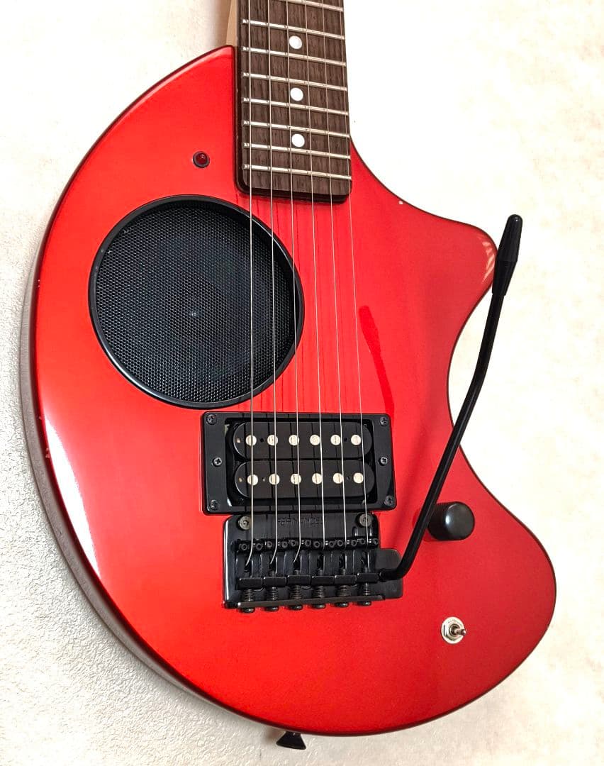 【美品】ZO-3 芸達者 メタリックレッド アンプ内蔵ミニギター ケース付