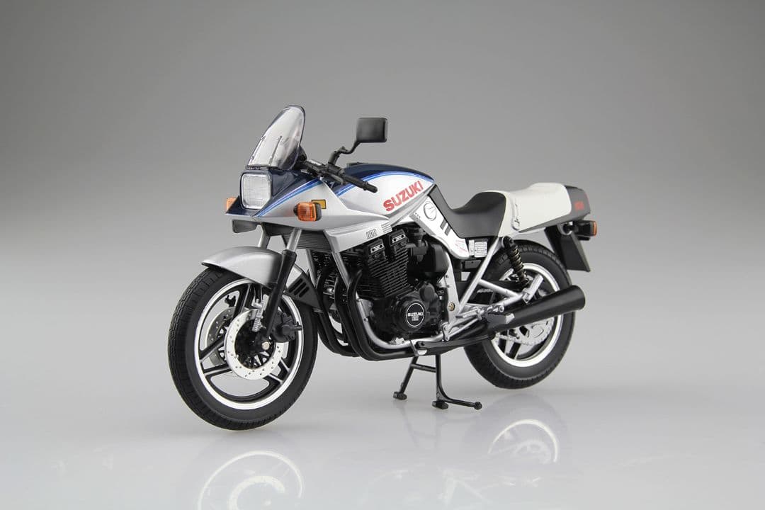 アオシマSUZUKI GSX1100S KATANA 1/12スケール 青/銀