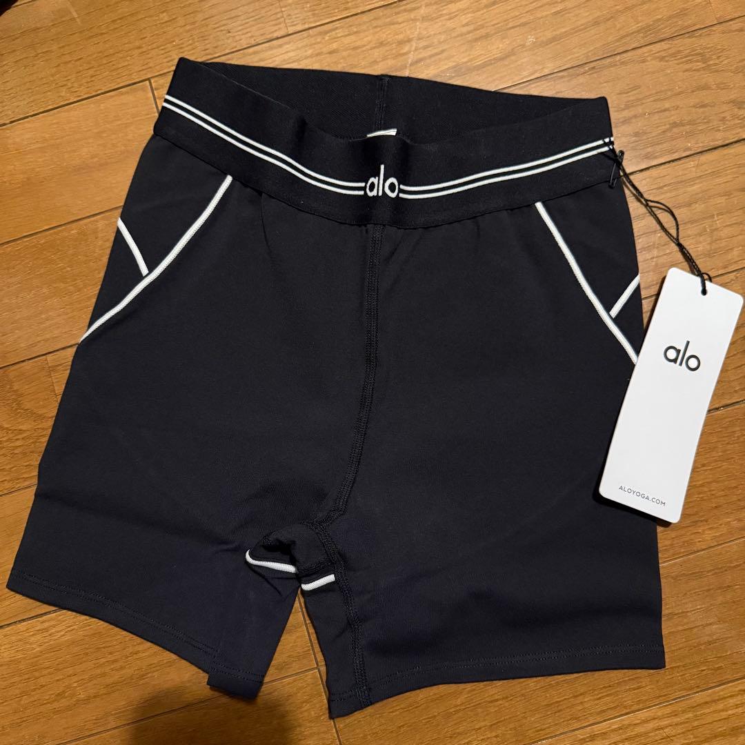 【新品】Alo Yoga Airbrush Short XS
