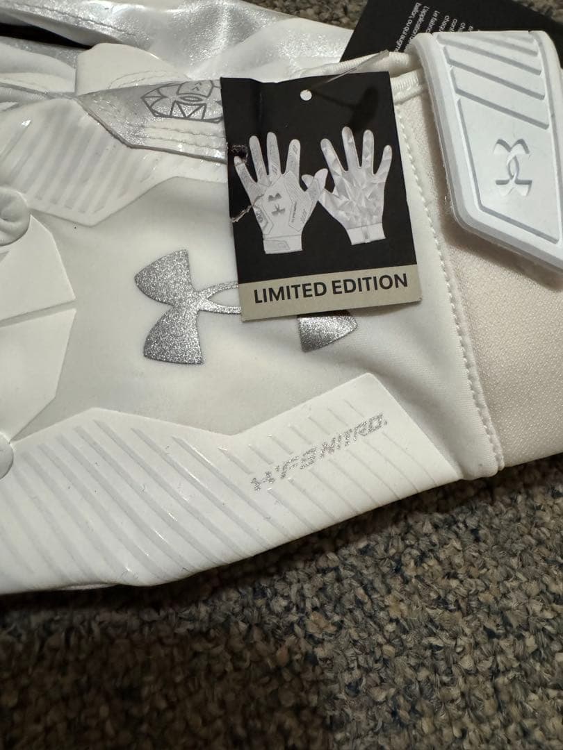 新品未使用 UA F9 NITRO グローブ M/M 限定版