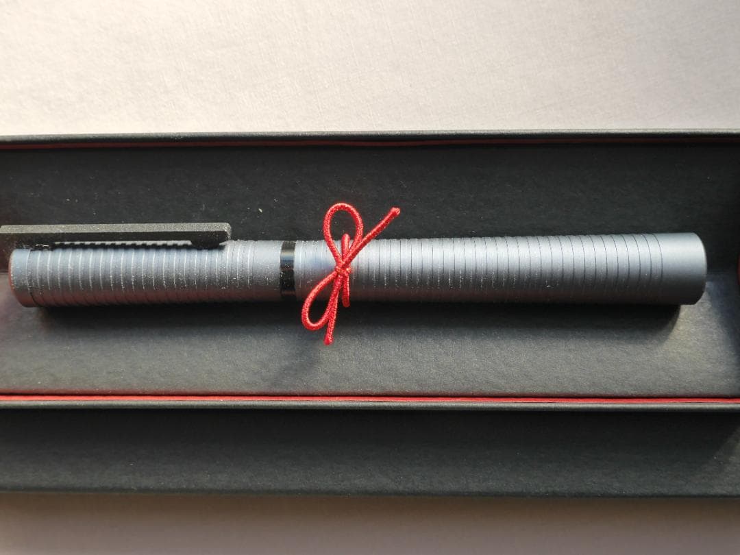 トンボ鉛筆　水性ボールペン「ZOOM韻　砂紋」