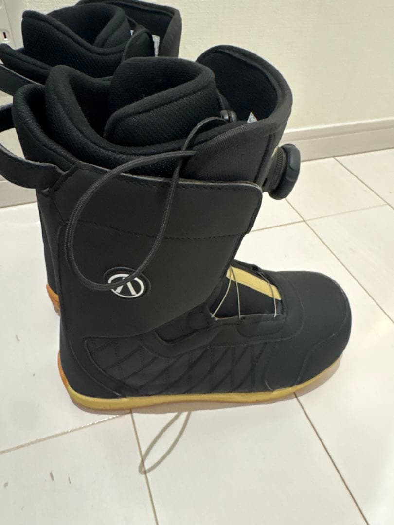 エアボーン ARBN 24.5 スノーボード　ブーツ　ボア