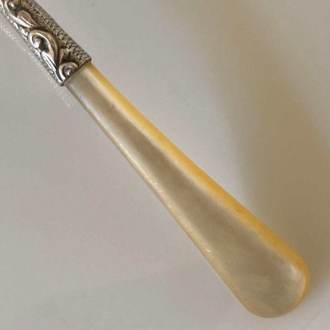 英国製　純銀　ティーキャディスプーン　スコップ型　白蝶貝ハンドル
