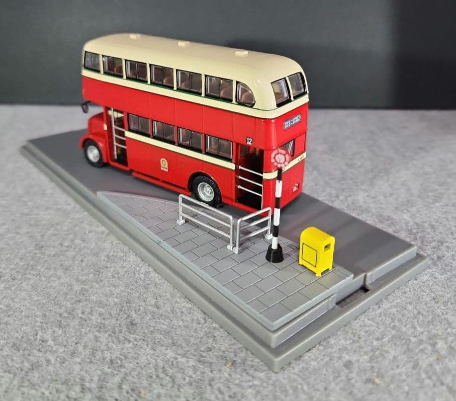 香港九龍バス会社 ダイムラーA　2階建てバス