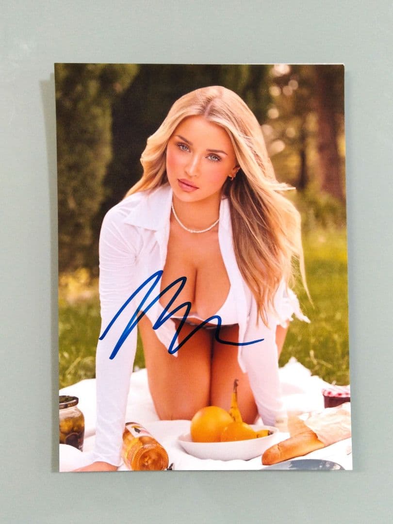 セール中…ミケイラ・デマイター直筆サイン入り2Lサイズ写真…