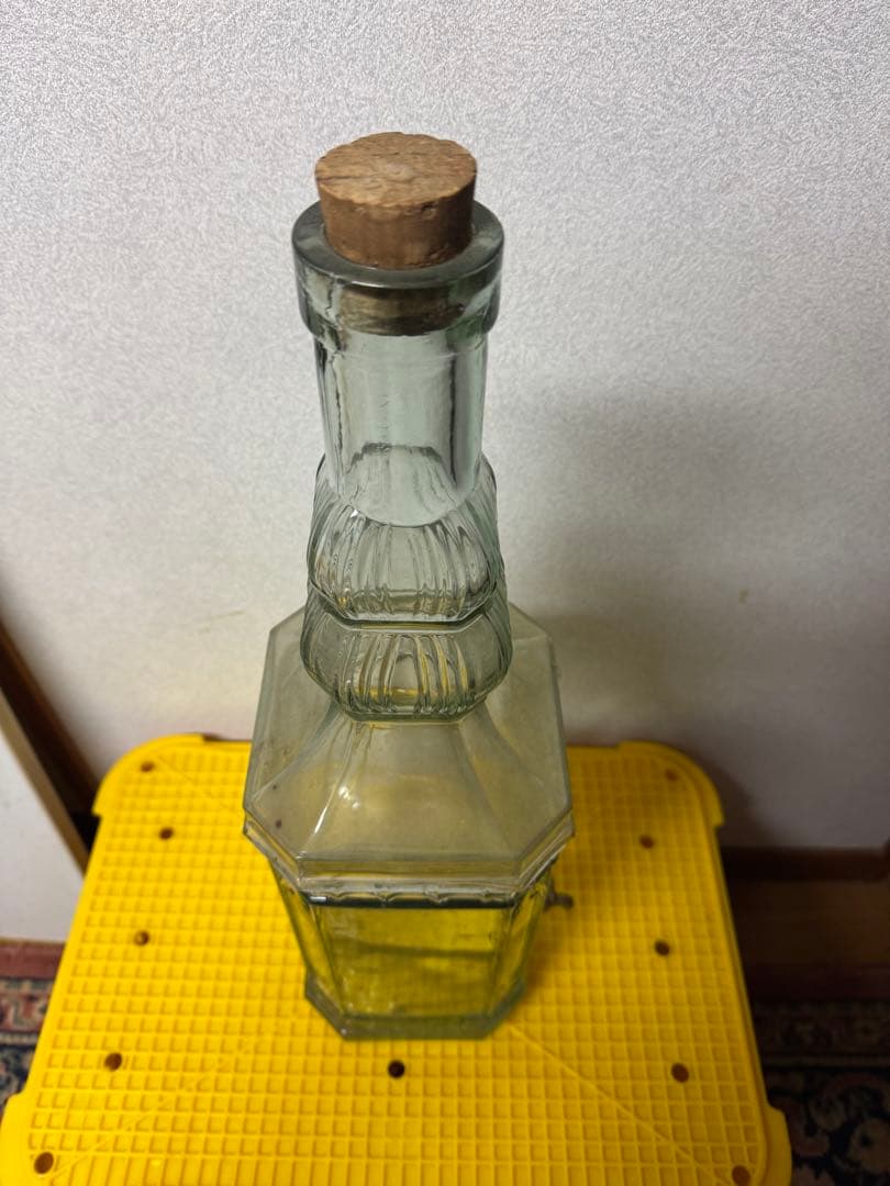 ガラス瓶　エッチングデザイン　アンティーク　ヴィンテージ　コルク栓　インテリア