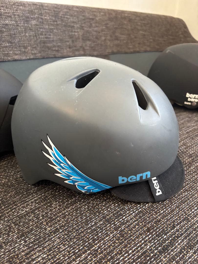 値下げ　bern ヘルメット　セット　スケボー　スノボー　自転車にも