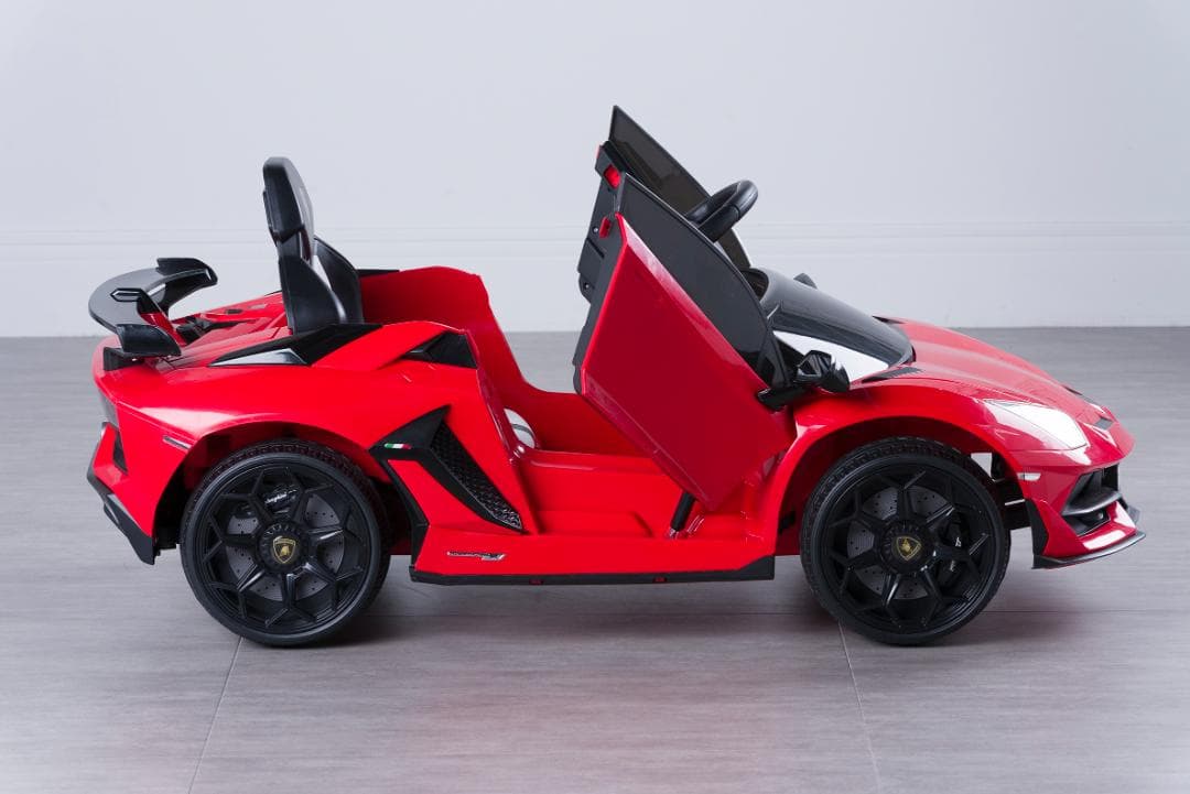 傑作スーパーカー「アヴェンタドールSVJ」が遂に電動乗用カーに！電動乗用カー