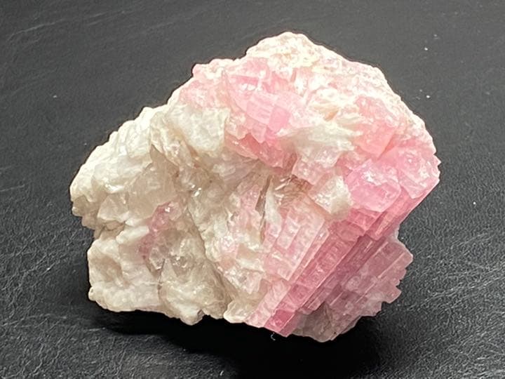 トルマリン　ピンクトルマリン　111g