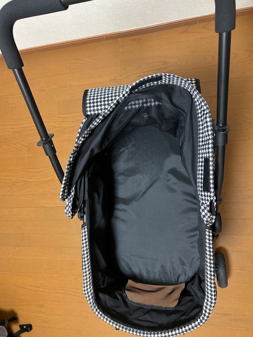 ペットカート 黒と白のチェック柄 小型犬2匹OK