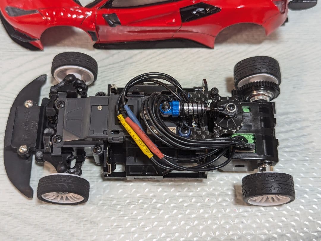 ミニッツ　mr-04 evo2シャーシ　glレーシング　フェラーリボディー