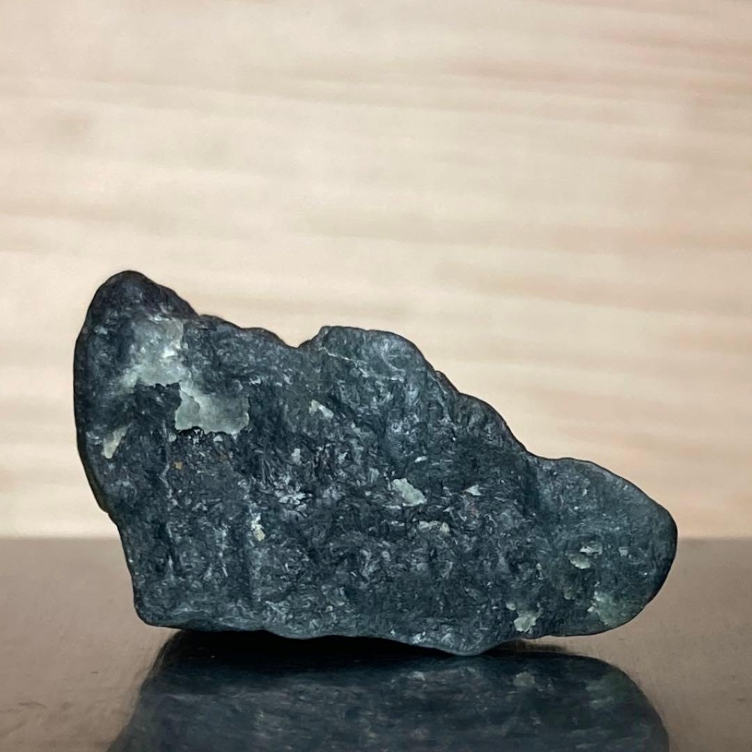 糸魚川翡翠　入りコン沢 茄子紺 翡翠　原石　5.2ｇ