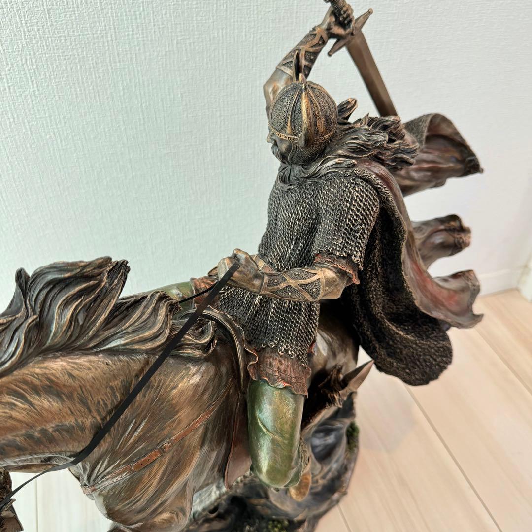 馬上のバイキング　ブロンズ風