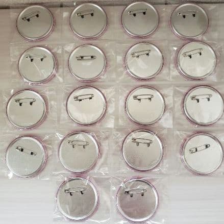 ☺️新品☺️★アイカツ！★星宮いちご バースデー缶バッジ★18点セット★