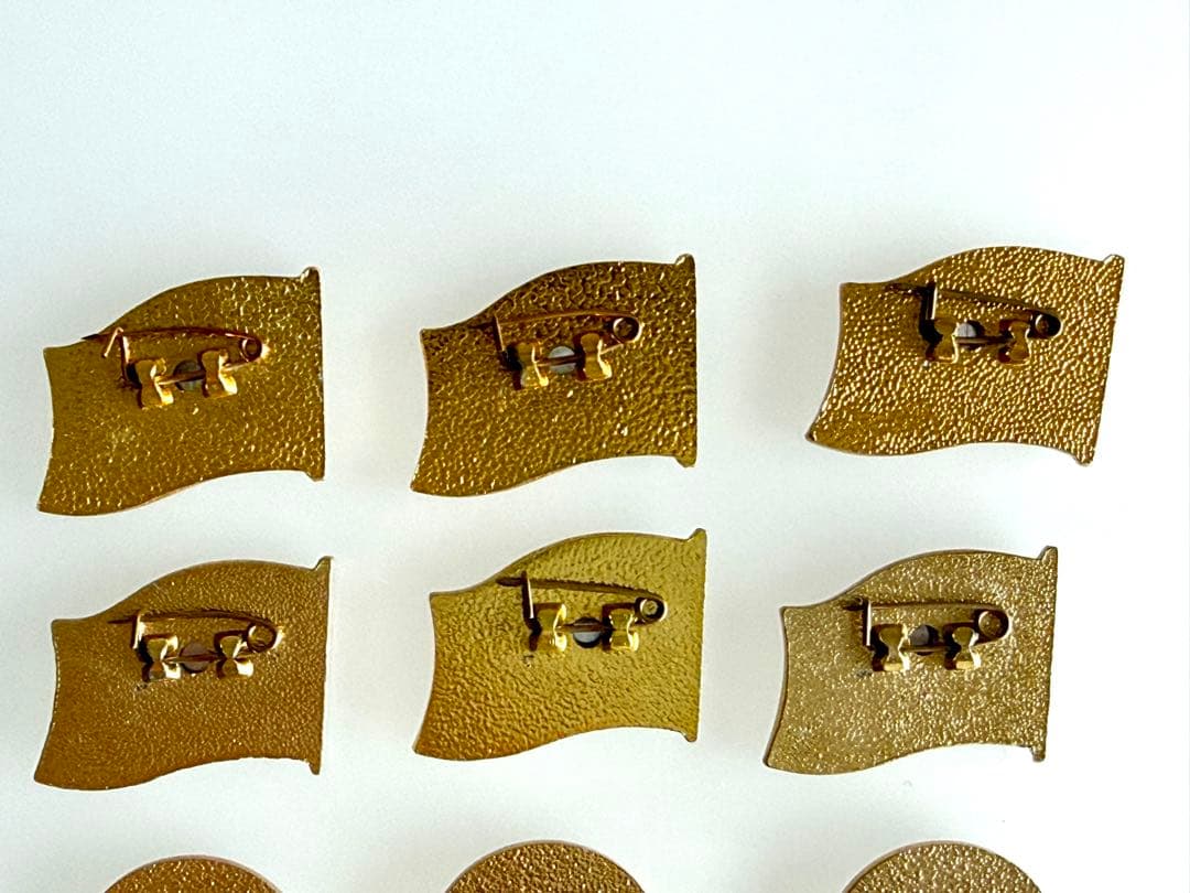 【hopeさん】 10個セット 北朝鮮 金日成 肖像徽章 キムイルソン バッジ