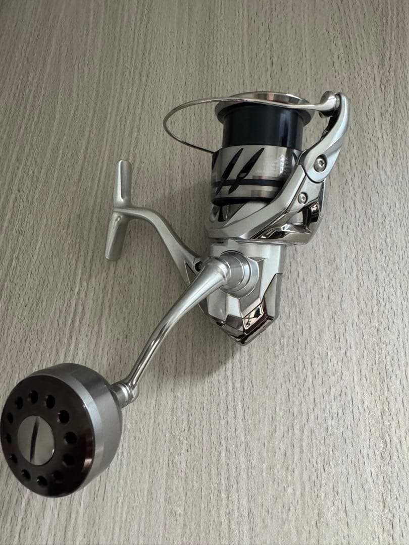 23ストラディック 4000MHG 新品未使用 ハンドルノブカスタム