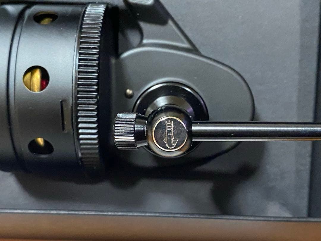 五十鈴工業　トライアングル　TU-01v blackoutリール