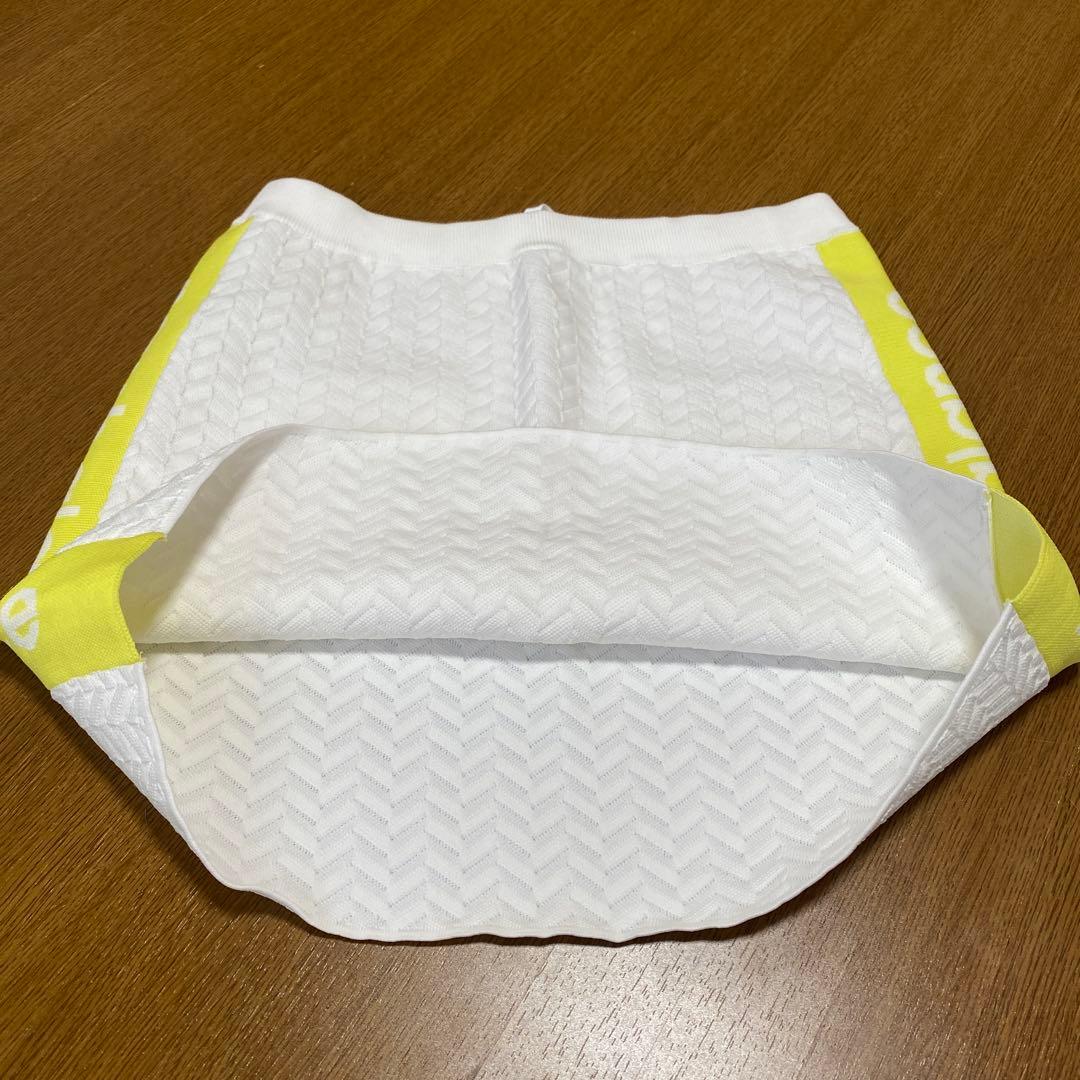 ニューバランス　ゴルフ　セットアップ　ニット　スカート　黄色　白　サイズＭ　美品