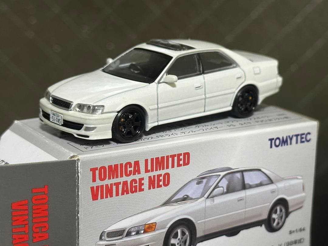 1/64 トミカリミテッドヴィンテージネオ　トヨタ チェイサー　カスタム