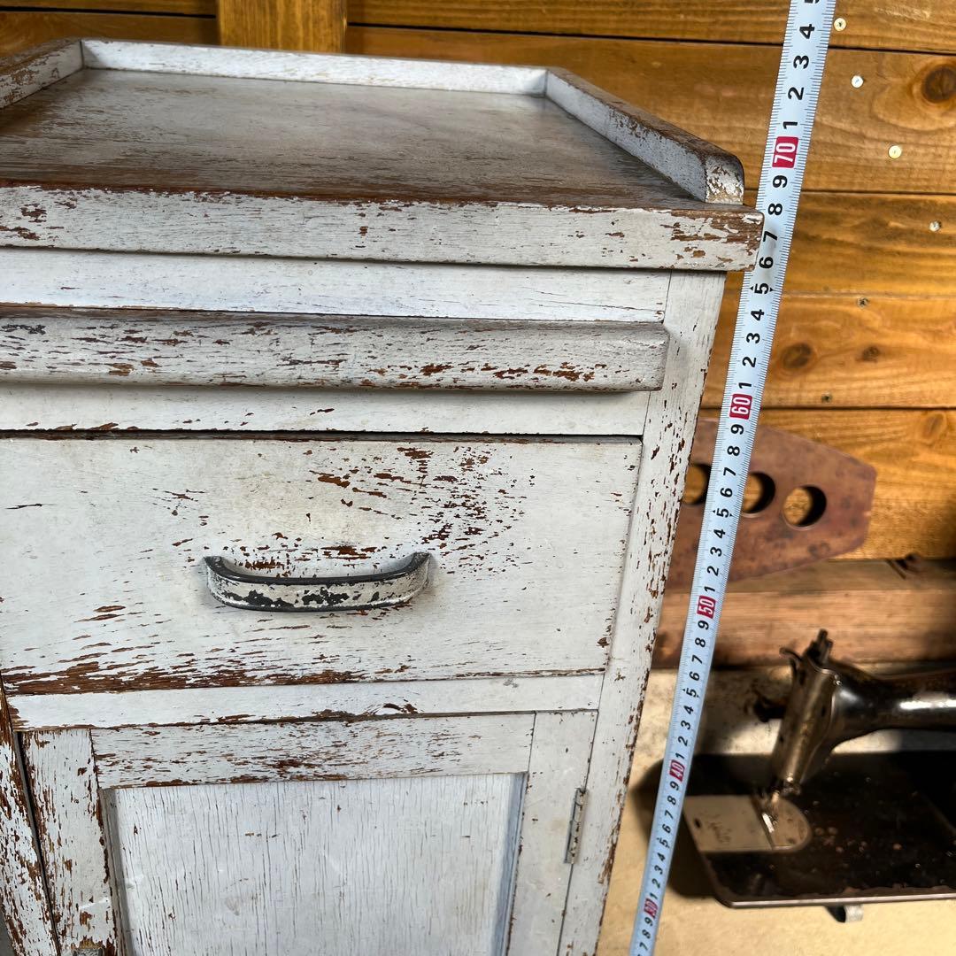 アンティークシャビーな棚台