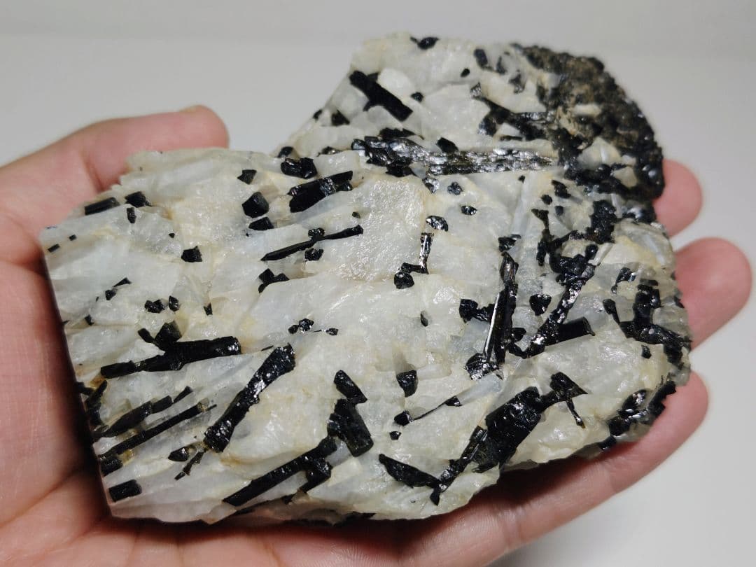 トルマリン 469g クォーツ 水晶 原石 鑑賞石 自然石 誕生石 鉱物 水石