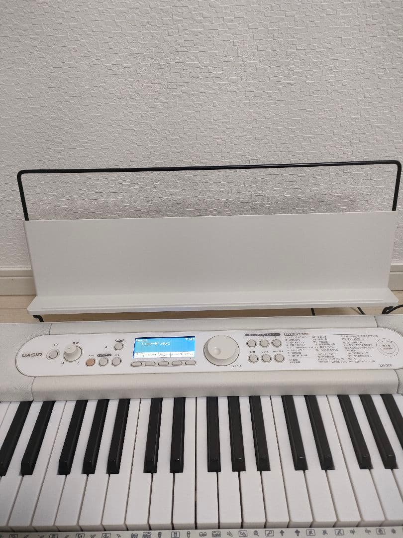 美品　カシオ　電子キーボード　LK-526 2022年製 　光ナビゲーション