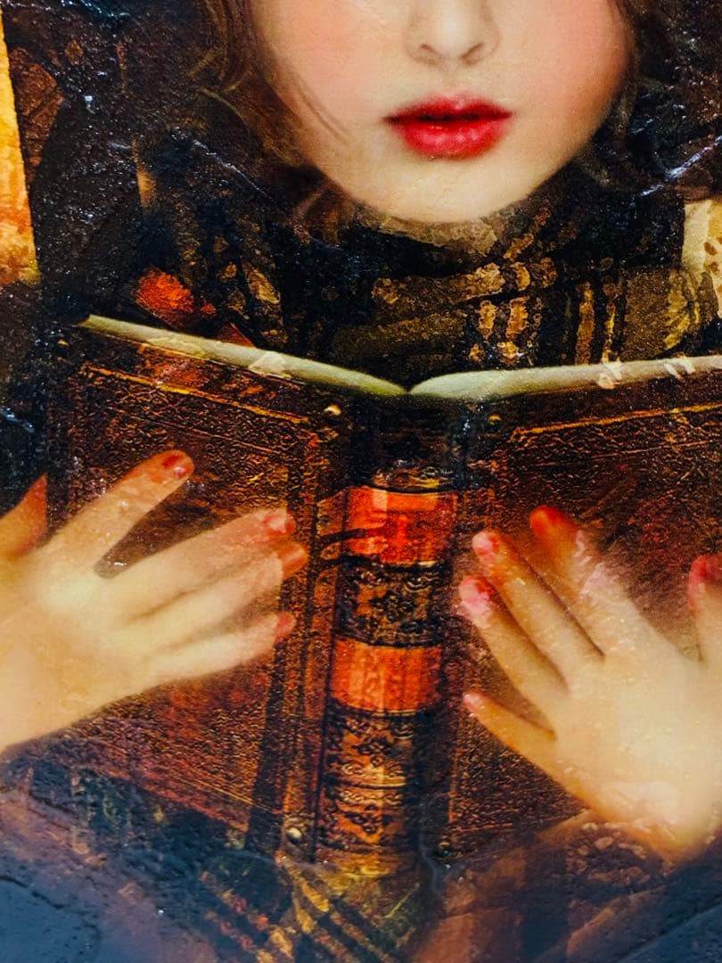 幻想世界の少女画家 横田美晴 『琥珀色の詩集』P4号 真筆作品