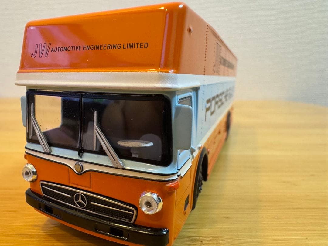 【Schuco】限定 Renntransporter Porsche-Gulf