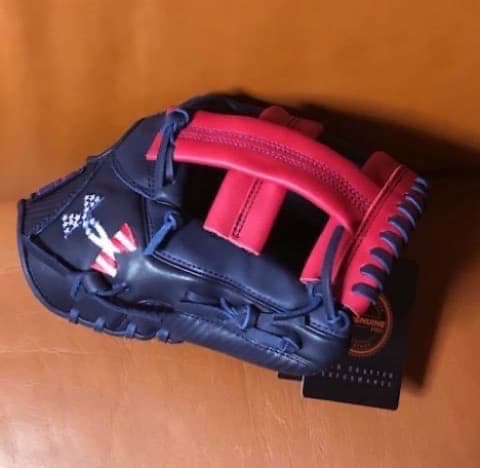 新品★最高級USA限定発売☆星条旗ロゴ☆アンダーアーマー★内野手グローブ★右投★