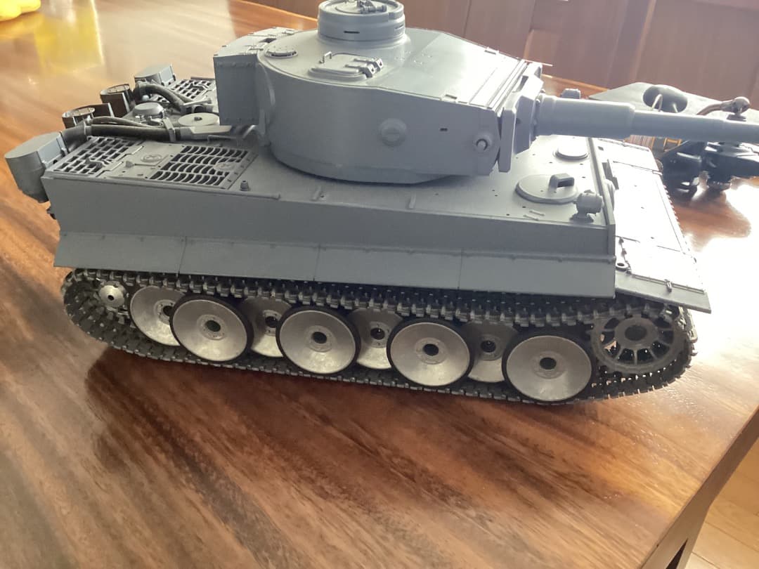 ラジコン戦車　ヘンロン　1/16 タイガーⅠ型　金属キャタ