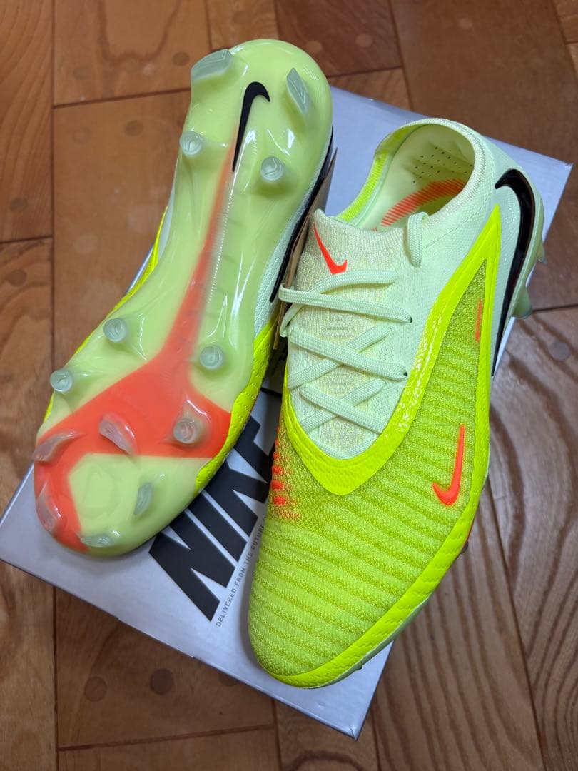 新品　限定　特価　ナイキ　ファントム 6 LOW エリート FG 25cm