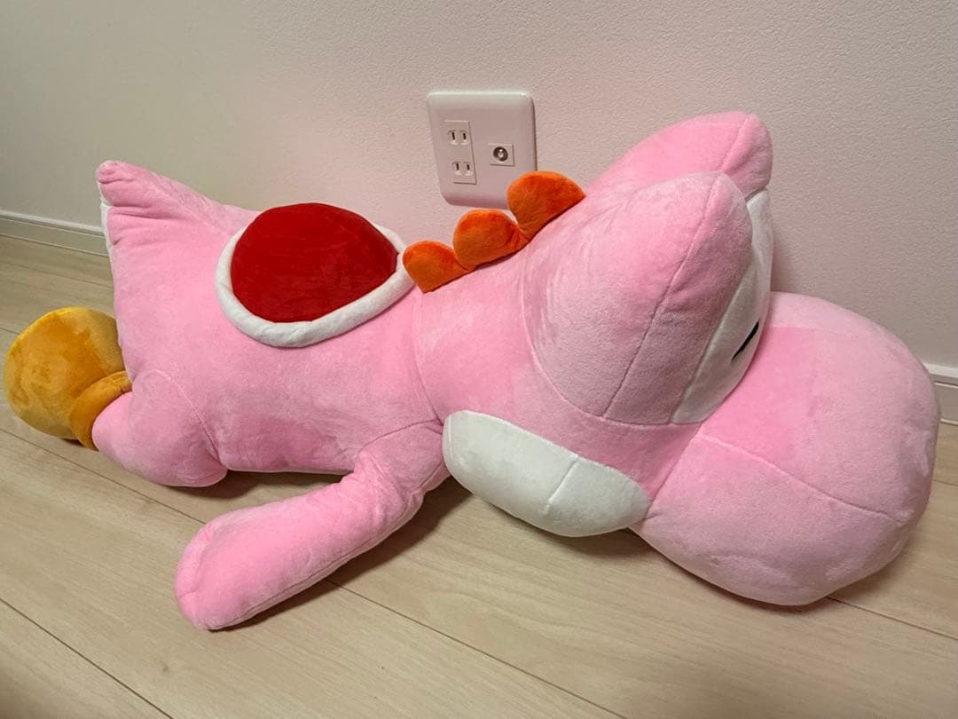 【新品】USJ ヨッシー クッション　抱き枕　ぬいぐるみ