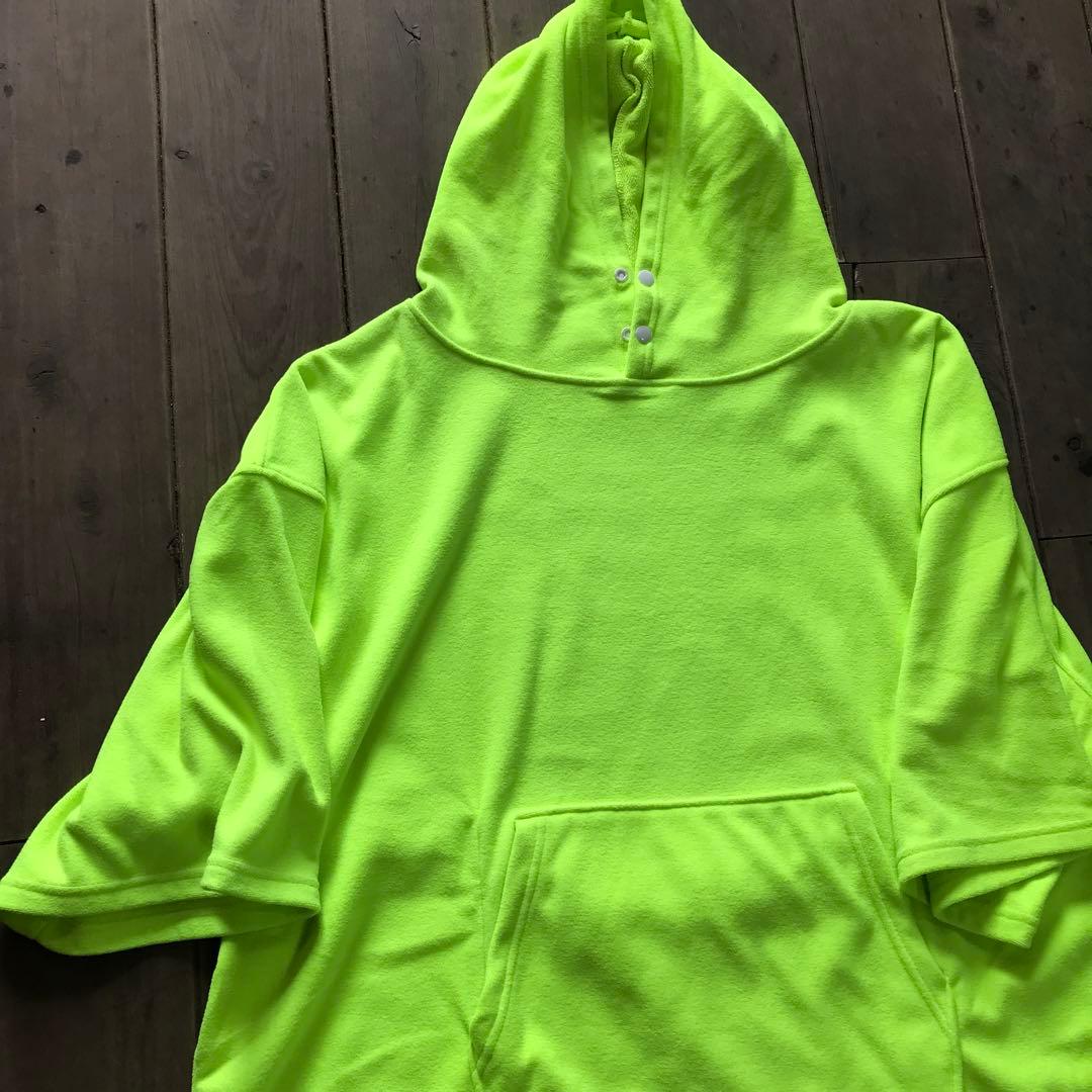 蛍光イエロー フード付きオーバーサイズウェア　タオル　着替え用