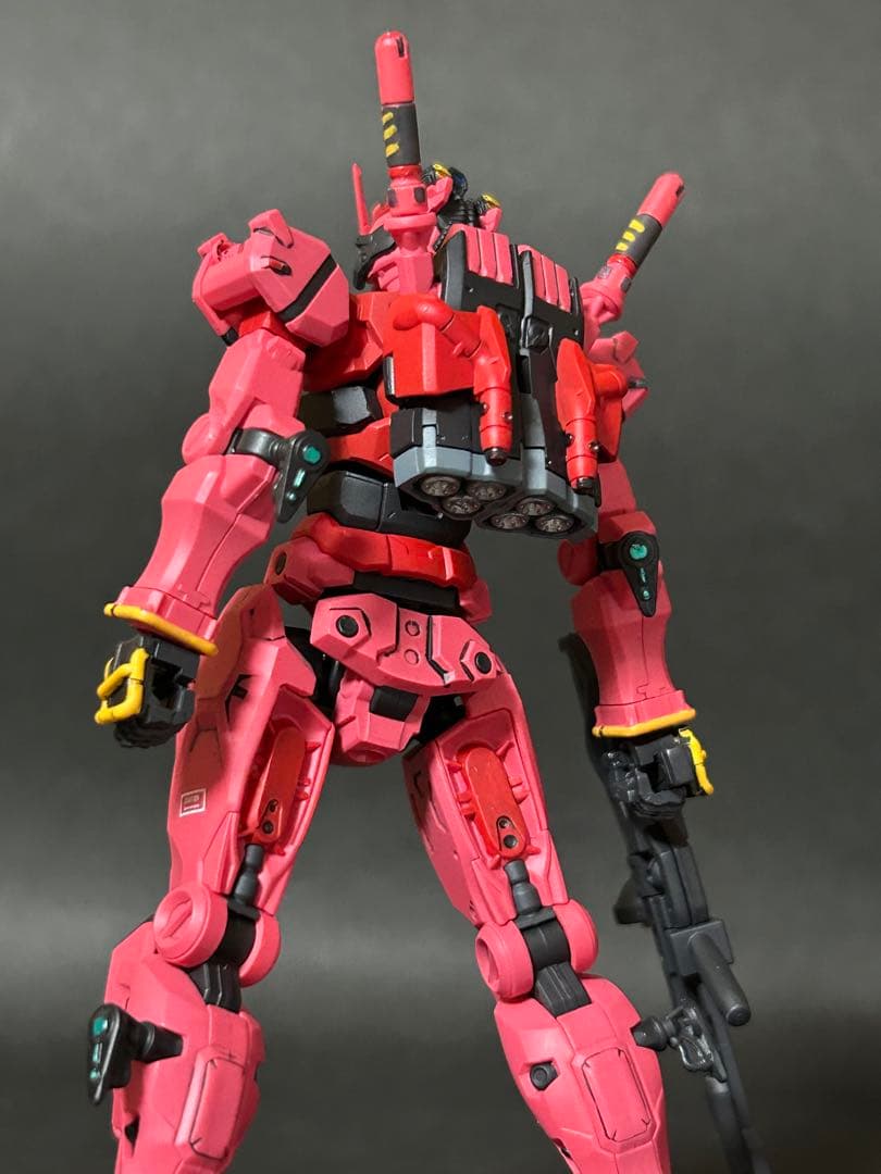 HG 赤いガンダム　シャア専用フルビット装備　塗装済み完成品　スタンド付き